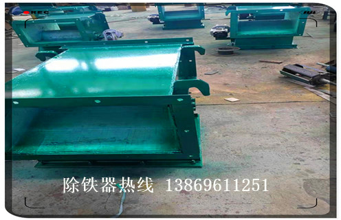 永磁管道除鐵器，吉林電動永磁管道除鐵器_內(nèi)部構(gòu)造結(jié)構(gòu)圖_吉林電動永磁管道除鐵器工作原理_安裝示意圖